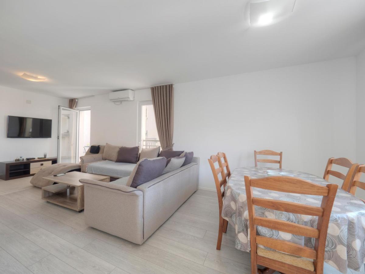 Family Three Bedroom Apartment Brando 부드바 외부 사진