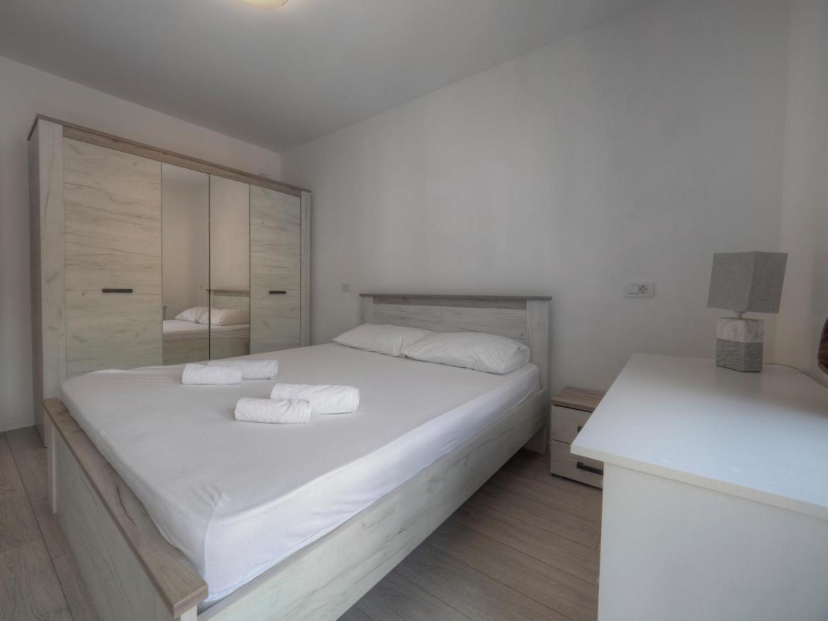 Family Three Bedroom Apartment Brando 부드바 외부 사진