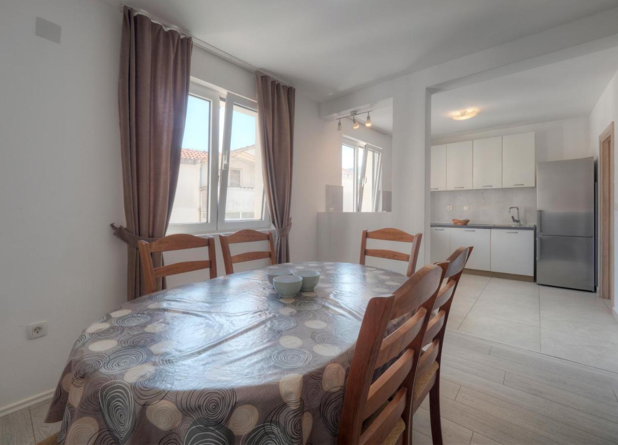 Family Three Bedroom Apartment Brando 부드바 외부 사진