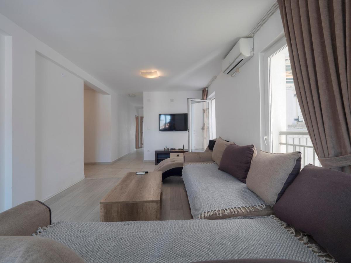 Family Three Bedroom Apartment Brando 부드바 외부 사진