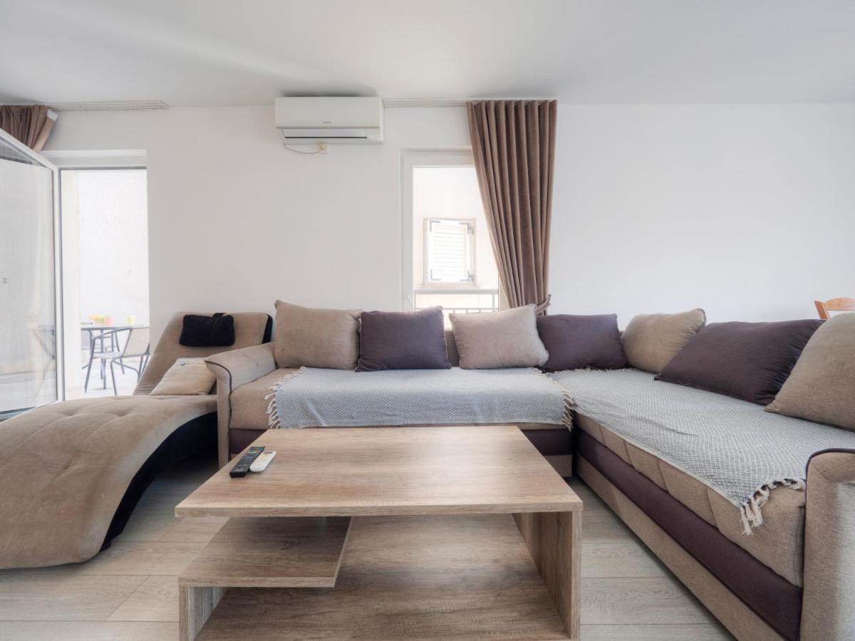 Family Three Bedroom Apartment Brando 부드바 외부 사진